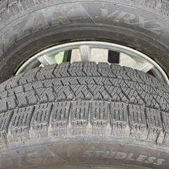 ④
185/65R15ブリヂストンブリザックVRX2アルミ付きスタッドレスタイヤ、プリウス、PCD100、2024年モデルの画像