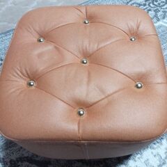 新品スツールの画像