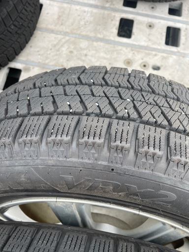 ⑤185/65R15ブリヂストンブリザックVRX2アルミ付きスタッドレスタイヤ、プリウス、PCD100、2024年モデル