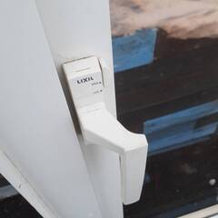 【S30】引き渡し限定 格安　LIXIL エルスターS 開き窓 テラスC 中古 キズ欠品ありの画像