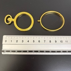 ゴールド　レジンアクセサリーの枠７個の画像