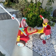 アンパンマン三輪車の画像