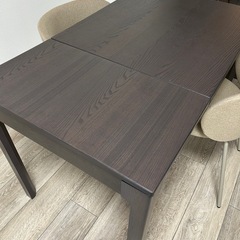 ダイニングテーブルとチェアのセットです！！の画像