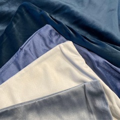 新品未使用品　クッションカバー 4枚（4色）ビロード 50×50 正方形の画像