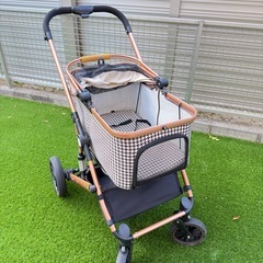 おしゃれな千鳥柄ペット用バギー🐾の画像