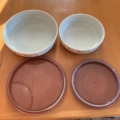 フタ付き容器大小2個の画像