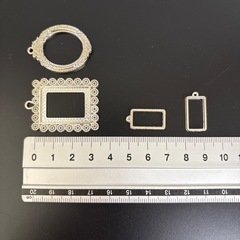 シルバー　レジンアクセサリー枠　６個の画像