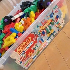 知育玩具 組み立てパーツセットの画像