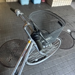 大人用自転車　27インチ　　6段ギア、ライト付き、鍵付き　シルバーの画像