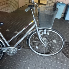 大人用自転車　27インチ　　6段ギア、ライト付き、鍵付き　シルバーの画像