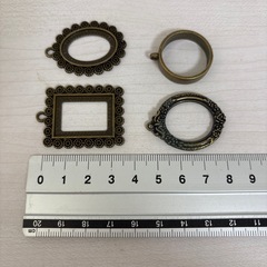 ブロンズ　レジンアクセサリー枠７個の画像