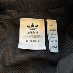 アディダスナイロンジャージ上下セットの画像