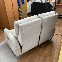 ジモティー限定価格！S788 ⭐ NITORI ニトリ 電動リクライニング2Pソファ 幅133cm USEDの画像