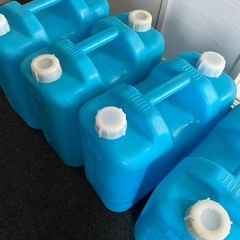 ポリタンク４個セットの画像