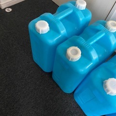 ポリタンク４個セットの画像