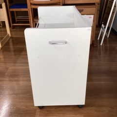 キャスター付き収納ラック【町田市再生家具】1119
の画像