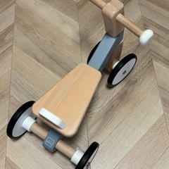 ポーネルンド　木の四輪バイクの画像