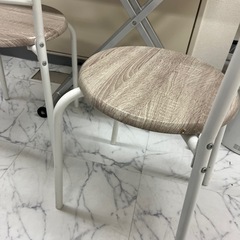 テーブルいすの画像