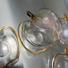 りんごの形のガラス食器5枚の画像