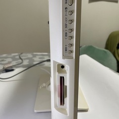 シャープAQUOS19、2011年の画像