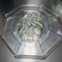 いちご柄のガラス皿5枚の画像