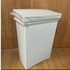 ※1個のみ※ ニトリ ゴミ箱　三連 ワンプッシュオープンの画像