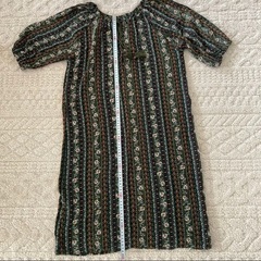 ゴージ 花柄ワンピース 五部袖の画像