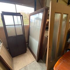 🏃‍♀️建具・欄間"半額”セール🏃‍♂️ ☆セール期間は11/20〜12/20まで‼☆ 窓 ドア 扉等レトロな建具があります♪の画像