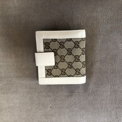 GUCCI グッチ　二つ折り財布　の画像