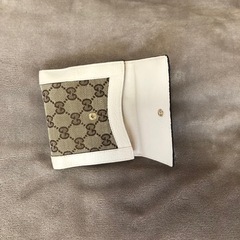 GUCCI グッチ　二つ折り財布　の画像