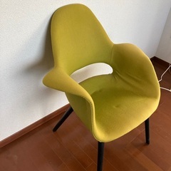 イームズダイニングチェアの画像