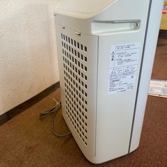 ★SHARP 加湿空気清浄機 KC-Z40-W プラズマクラスターシャワー シャープ 18畳 動作品 説明書付★の画像