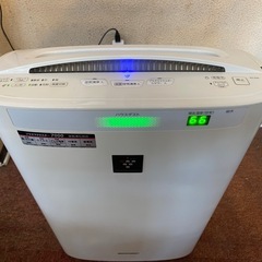 ★SHARP 加湿空気清浄機 KC-Z40-W プラズマクラスターシャワー シャープ 18畳 動作品 説明書付★の画像