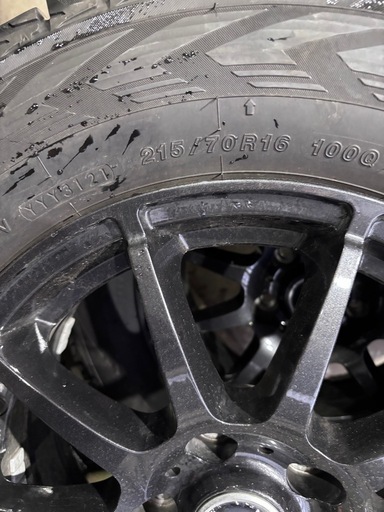 215/70R16 スタッドレスタイヤアルミ4本セット