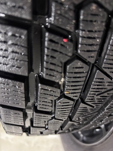215/70R16 スタッドレスタイヤアルミ4本セット