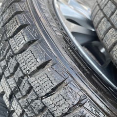 ダンロップスタッドレスタイヤ4本セットの画像