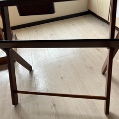 折りたたみテーブルの画像