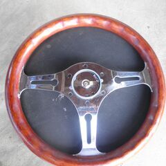 社外ステアリング メーカー不明 直径約31センチの画像