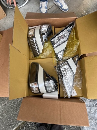 20系ベルファイヤ純正テールランプ