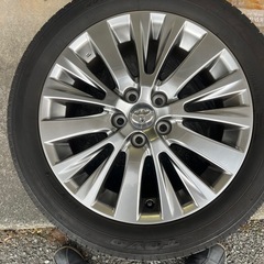 20ベルファイヤ純正ホイールタイヤナット付きの画像