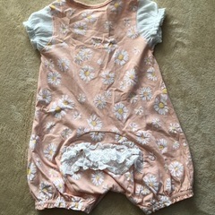 夏服ロンパースの画像