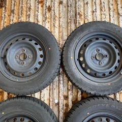 香川県　アクア　プリウス　ヴィッツ等に　ホイール付き冬タイヤ　スタッドレスタイヤ　４本セット　バランス取ってるのでそのまま使えます　165/70R14 6分山　配送可　の画像