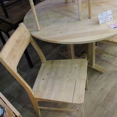 【川崎市宮前区リサイクルオフ】北欧風　丸テーブル　椅子4点set　ナチュラルカラーの画像
