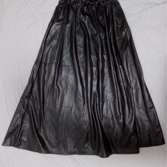 【新品】フェイクレザー　フレアスカート　の画像