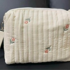 美品★おむつポーチ　チューリップ柄　キルティング　韓国　ベビー用品 ポーチ　マザーポーチ　オムツポーチ　マルチポーチ　韓国イブル　の画像