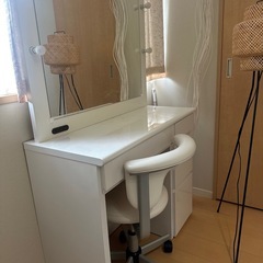 家具　ドレッサー椅子付きの画像