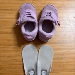 ベビー　スニーカー　アシックスの画像