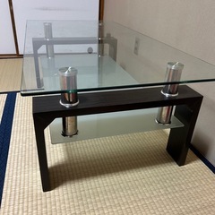 ガラステーブルの画像