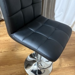 バー風の椅子になりますの画像