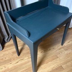 【IKEAで4万ほどの製品】作業、学習机の画像